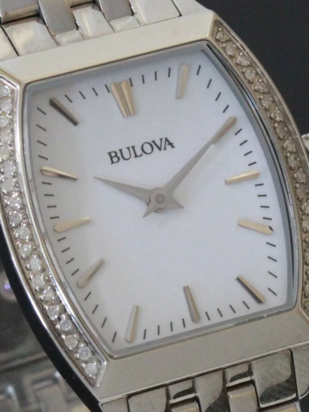 Bulova classic tonneau